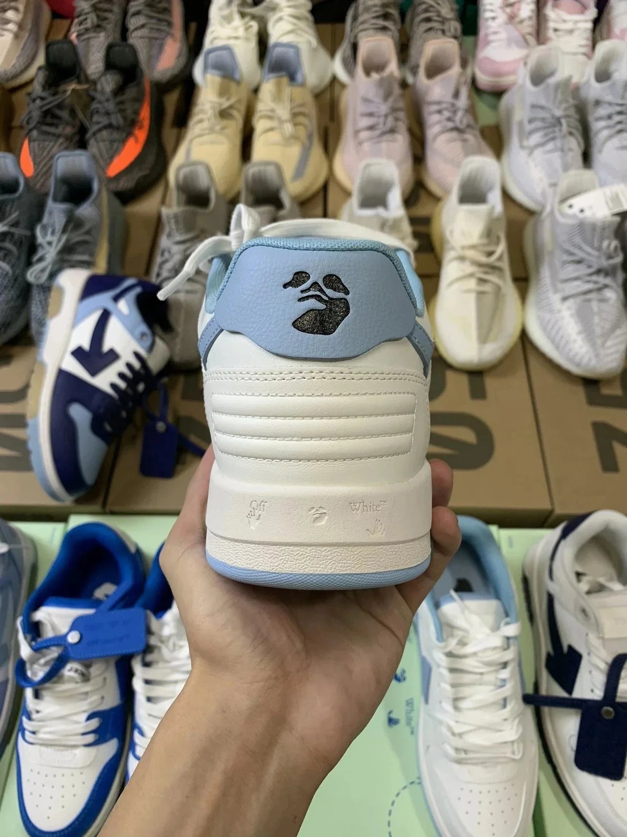 Off-White Sneakers Out Of Office low-top arrow image 5