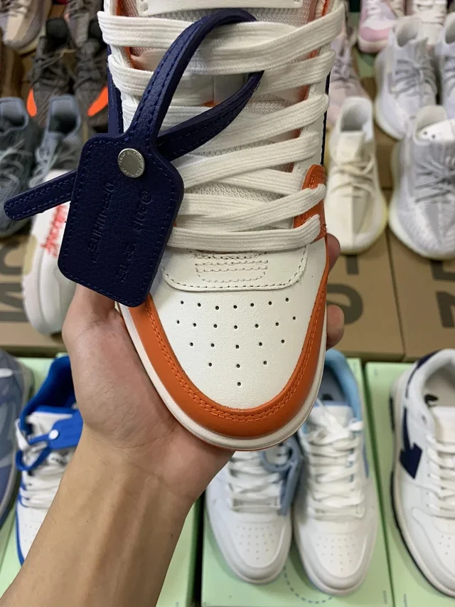 Off-White Sneakers Low-top arrow with zip-tie tag product detail image 23