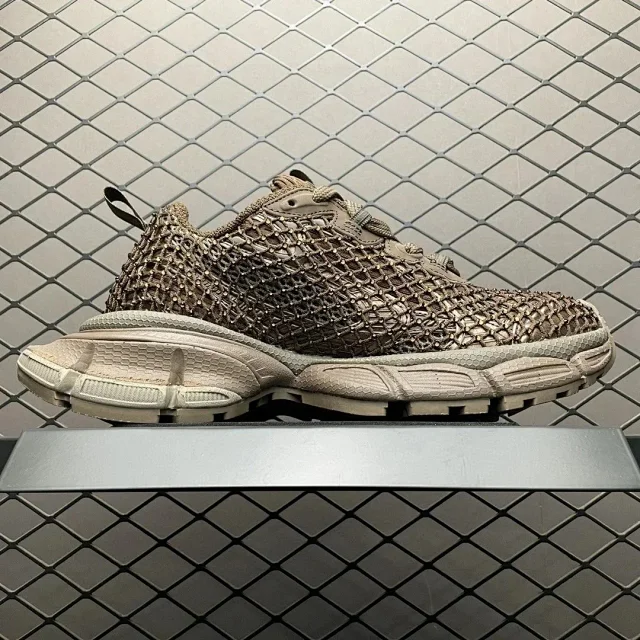 Balenciaga Sneakers 3XL mesh-overlay product detail image 4