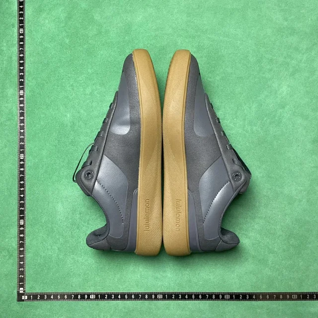 Unbranded Sneakers Low-Top Lace-Up with Gum Sole product detail image 4