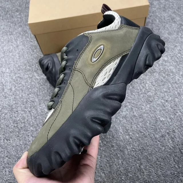 Oakley Sneakers Low-Top with Sculpted Sole product detail image 22