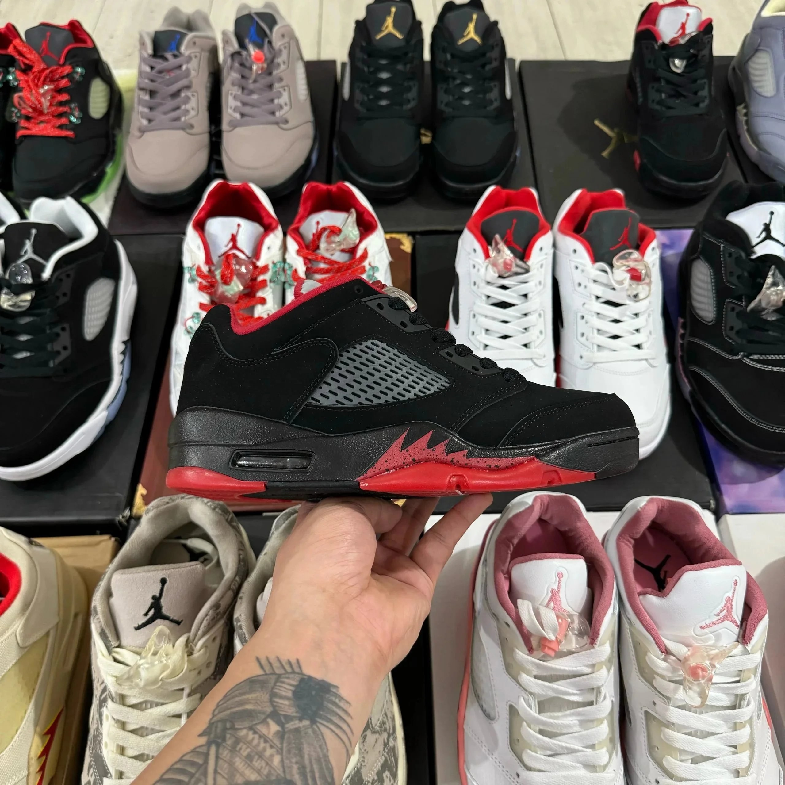Jordan Sneakers Air 5 — Black Red 2017 Edition