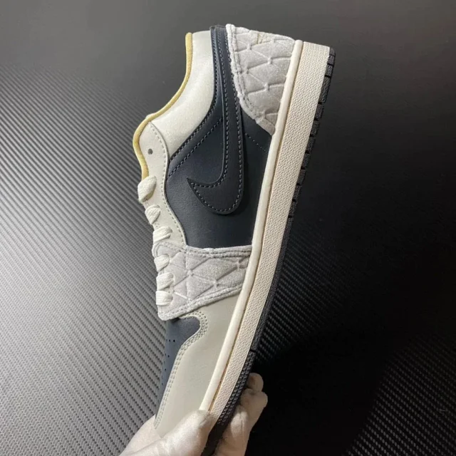 Nike Sneakers Air Jordan 1 Low product detail image 42