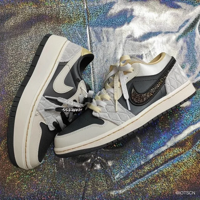 Nike Sneakers Air Jordan 1 Low product detail image 46