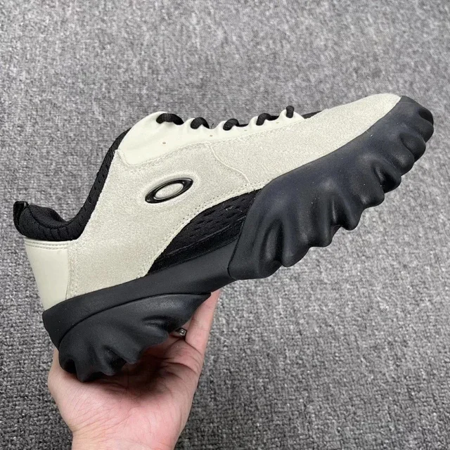 Oakley Sneakers Low-Top with Sculpted Sole product detail image 10