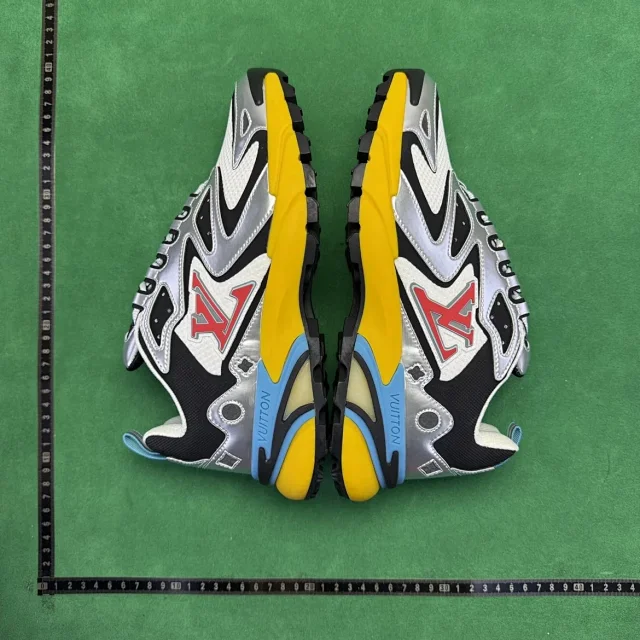 Louis Vuitton Sneakers Low-Top Chunky product detail image 27