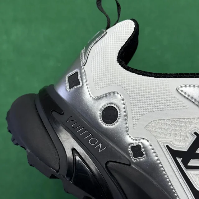 Louis Vuitton Sneakers Low-Top Chunky product detail image 13