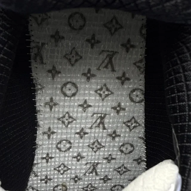 Louis Vuitton Sneakers Low-Top Chunky product detail image 10