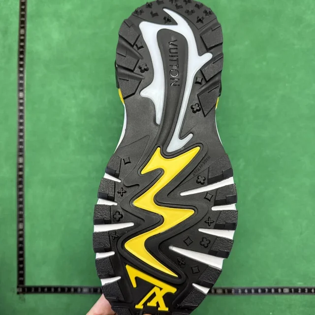 Louis Vuitton Sneakers Low-Top Chunky product detail image 25