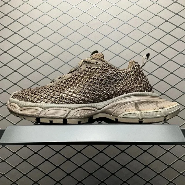 Balenciaga Sneakers 3XL mesh-overlay product detail image 2