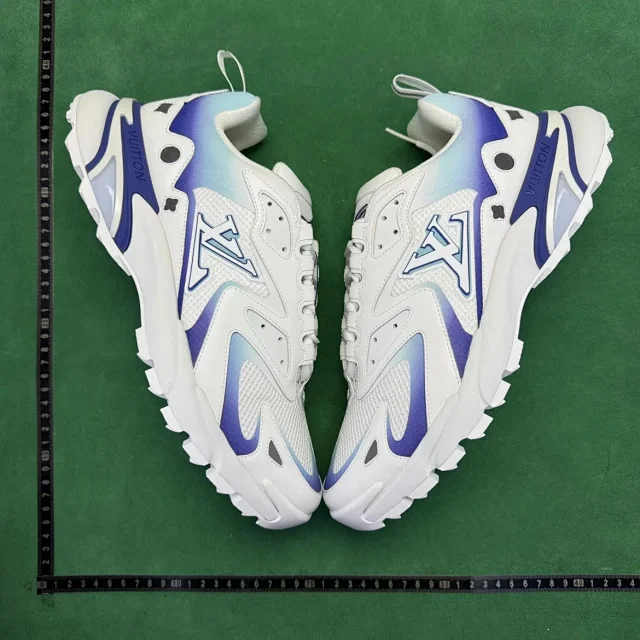 Louis Vuitton Sneakers Low-Top Chunky product detail image 68