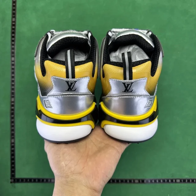 Louis Vuitton Sneakers Low-Top Chunky product detail image 24