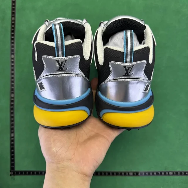 Louis Vuitton Sneakers Low-Top Chunky product detail image 33