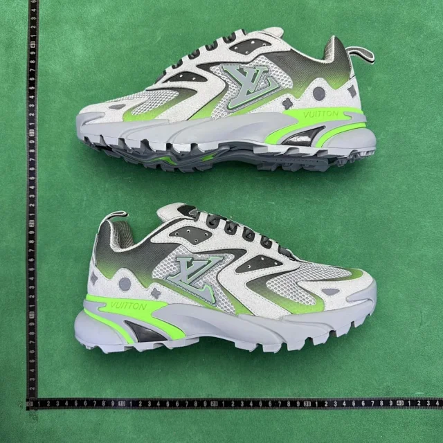 Louis Vuitton Sneakers Low-Top Chunky product detail image 97