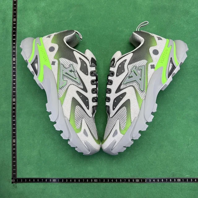 Louis Vuitton Sneakers Low-Top Chunky product detail image 96