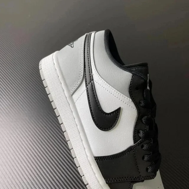 Nike Sneakers Air Jordan 1 Low product detail image 4