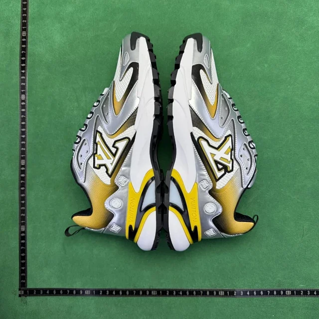 Louis Vuitton Sneakers Low-Top Chunky product detail image 17