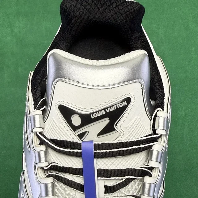 Louis Vuitton Sneakers Low-Top Chunky product detail image 16