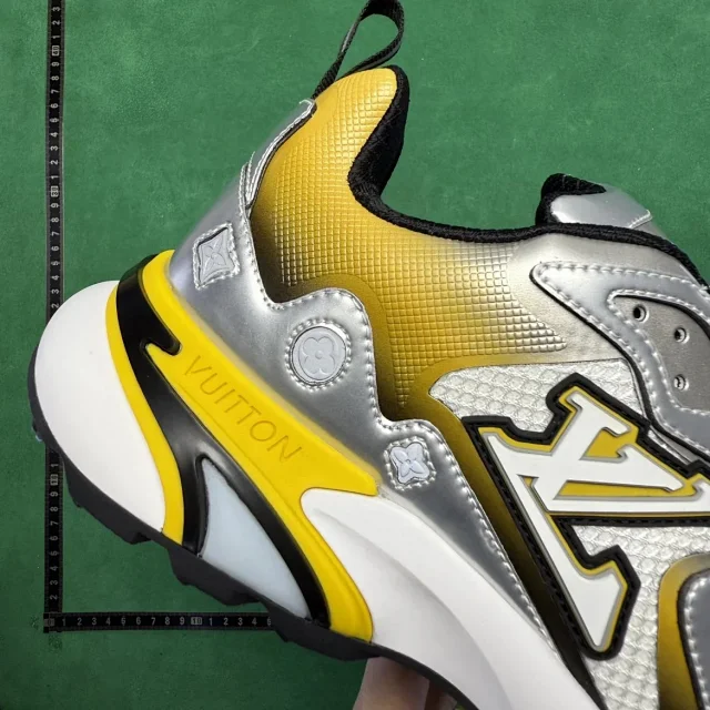 Louis Vuitton Sneakers Low-Top Chunky product detail image 26