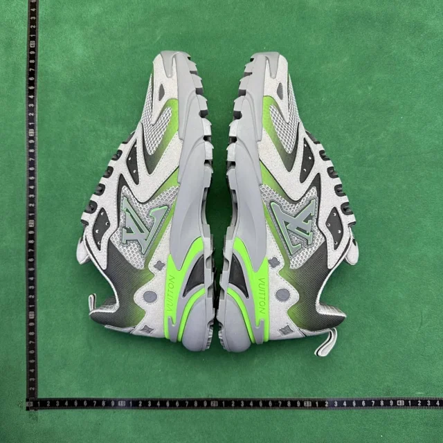 Louis Vuitton Sneakers Low-Top Chunky product detail image 94