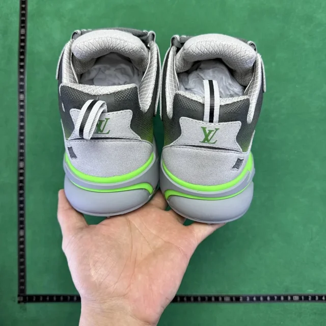 Louis Vuitton Sneakers Low-Top Chunky product detail image 100