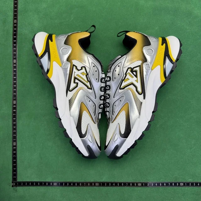 Louis Vuitton Sneakers Low-Top Chunky product detail image 20