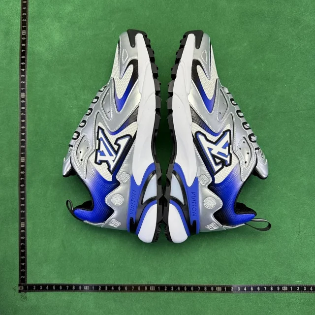 Louis Vuitton Sneakers Low-Top Chunky product detail image 37