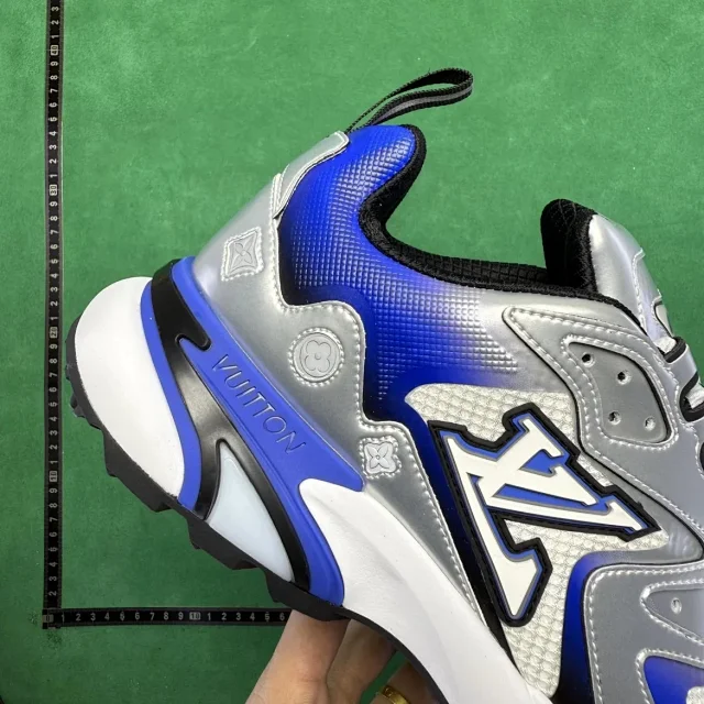Louis Vuitton Sneakers Low-Top Chunky product detail image 44