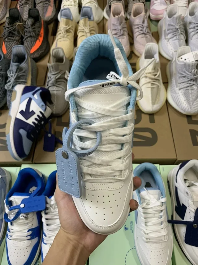 Off-White Sneakers Out Of Office low-top arrow product detail image 3