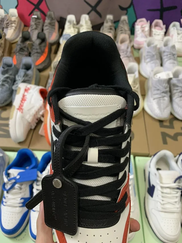 Off-White Sneakers Low-top arrow with zip-tie tag product detail image 35