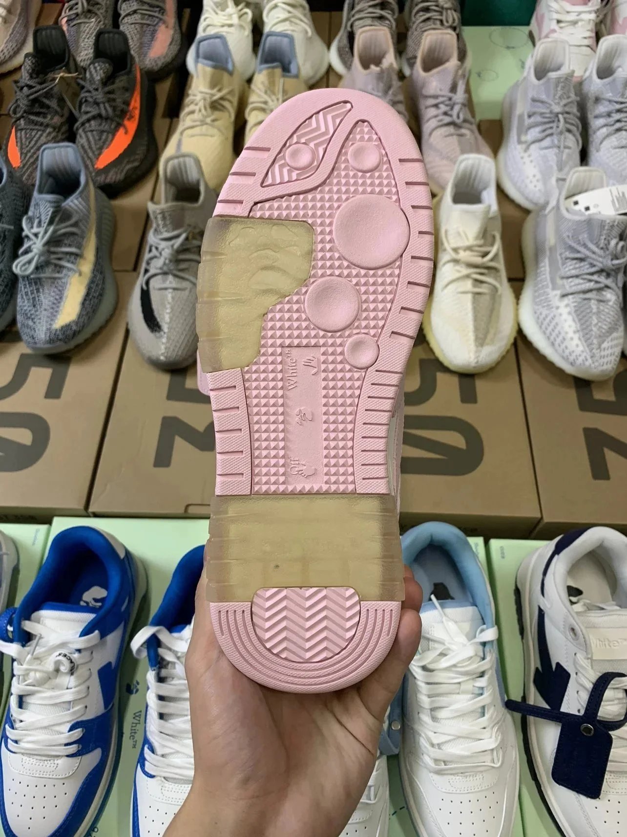 Off-White Sneakers Low-top lace-up with arrow appliqué and detachable lace tag image 6