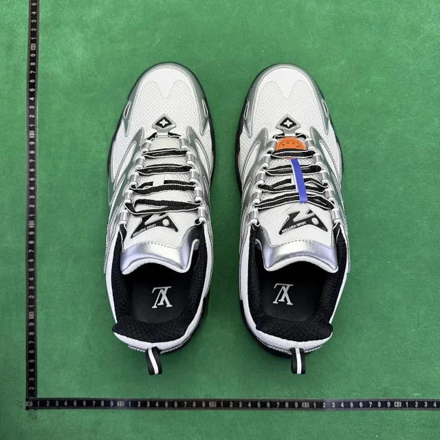 Louis Vuitton Sneakers Low-Top Chunky product detail image 7