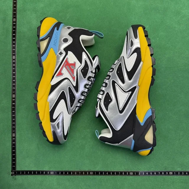 Louis Vuitton Sneakers Low-Top Chunky product detail image 31