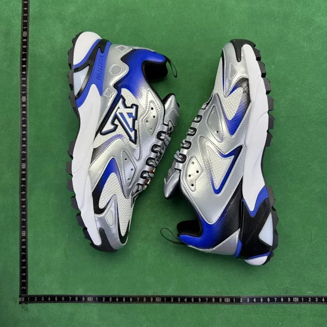 Louis Vuitton Sneakers Low-Top Chunky product detail image 40
