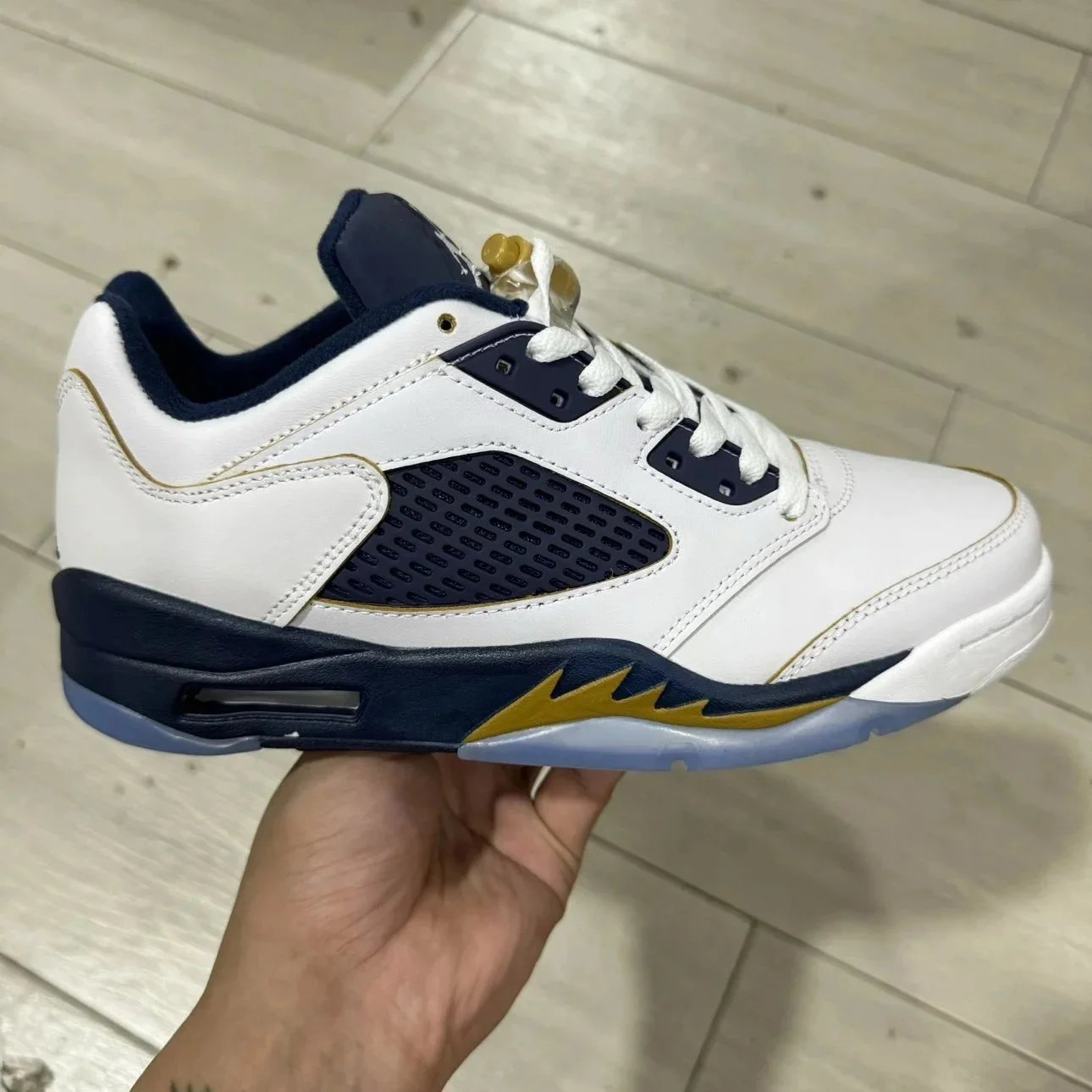Jordan Sneakers Air 5-style low-top image 12