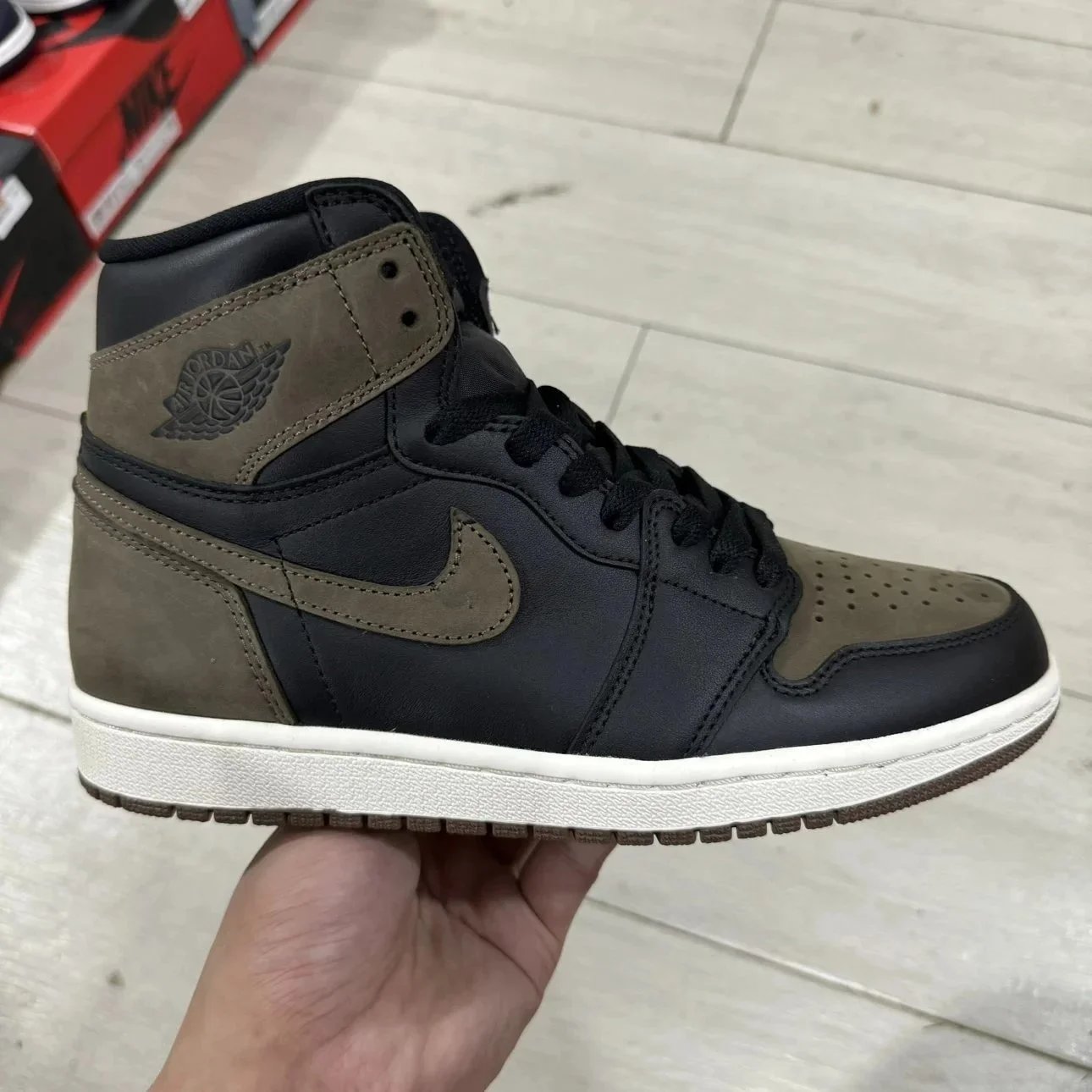 Jordan Sneakers High-Top Leather Lace-Up image 5