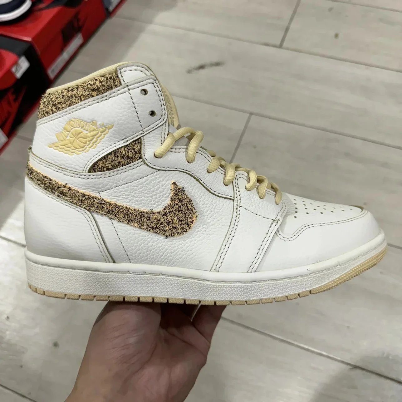 Jordan Sneakers High-Top Leather Lace-Up image 12