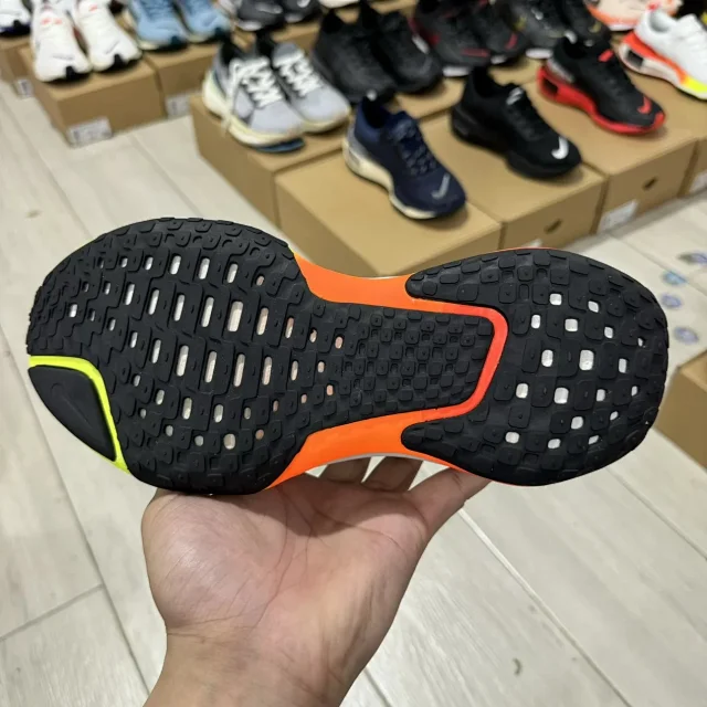 Nike Sneakers Invincible Run 3 product detail image 47
