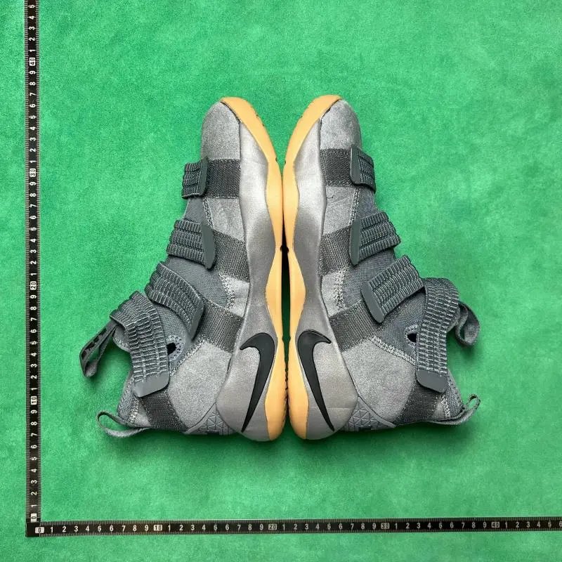 Nike Sneakers LeBron Soldier 11 Basketball — 5