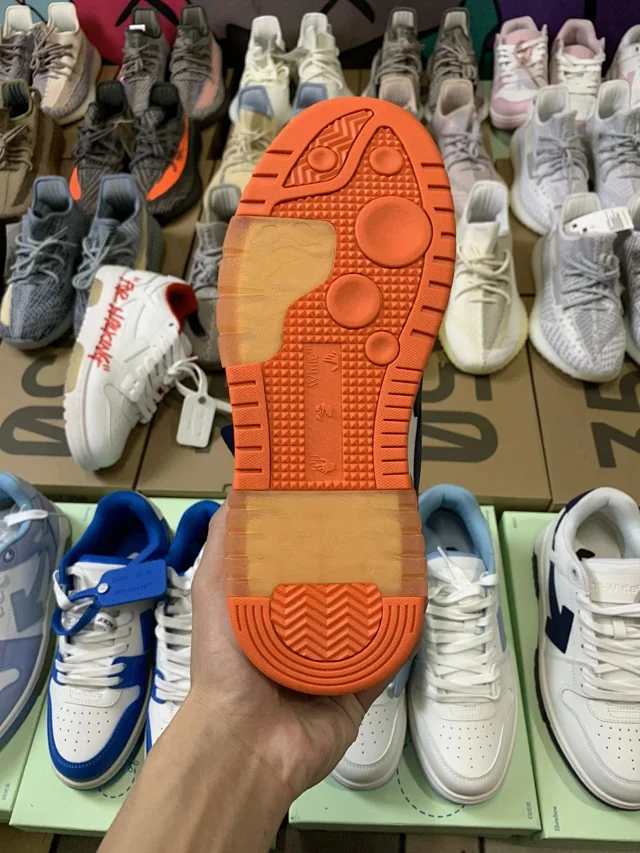 Off-White Sneakers Low-top arrow with zip-tie tag product detail image 20