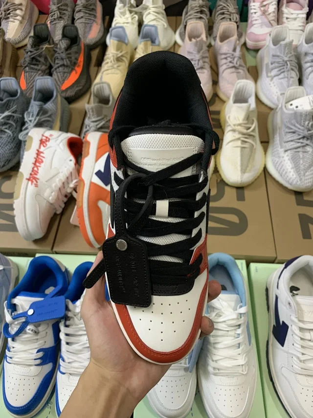 Off-White Sneakers Low-top arrow with zip-tie tag product detail image 28