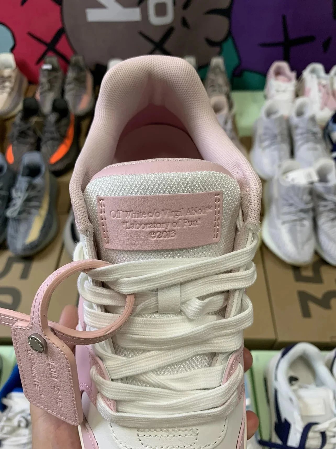 Off-White Sneakers Low-top lace-up with arrow appliqué and detachable lace tag image 10