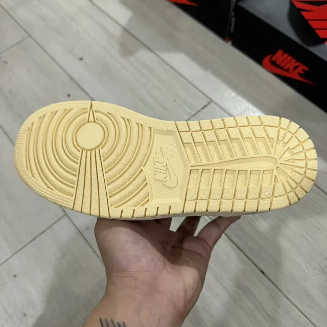 Nike Sneakers Air Jordan 1 High OG product detail image 59