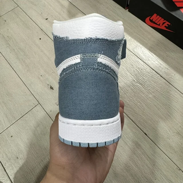 Nike Sneakers Air Jordan 1 High OG product detail image 35
