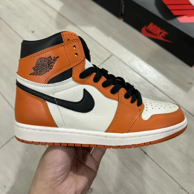 Nike Sneakers Air Jordan 1 High OG product detail image 39
