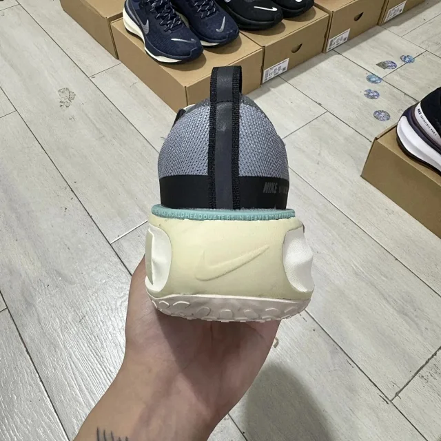 Nike Sneakers Invincible Run 3 product detail image 6