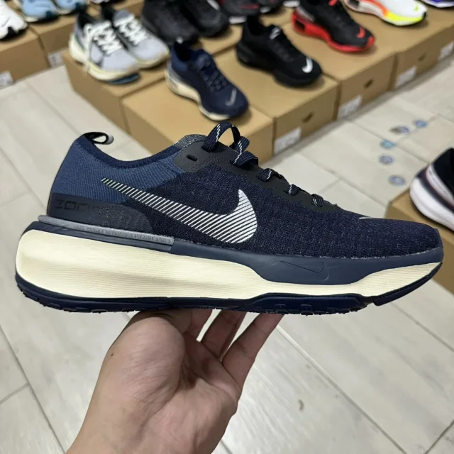 Nike Sneakers Invincible Run 3 product detail image 27