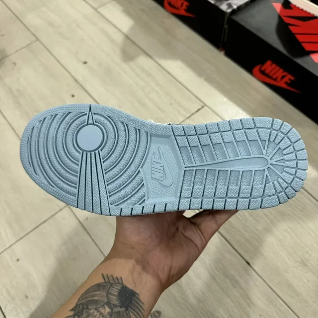 Nike Sneakers Air Jordan 1 High OG product detail image 34