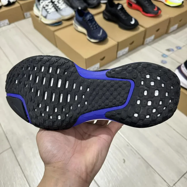Nike Sneakers Invincible Run 3 product detail image 23
