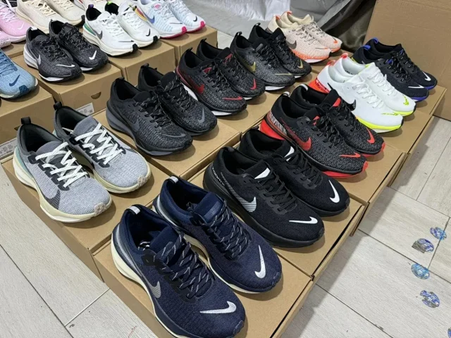Nike Sneakers Invincible Run 3 product detail image 1